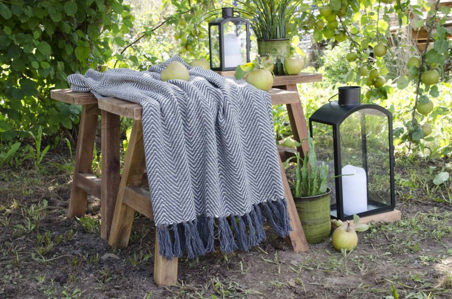 HOUSE NORDIC Barcelona Teak benk - resirkulert teak tre (50x25)