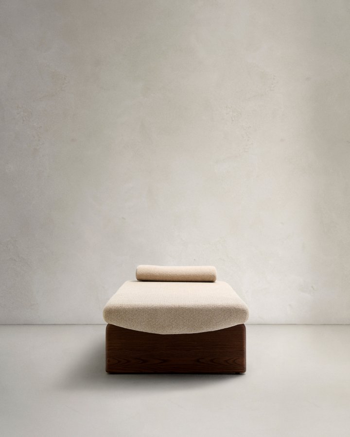 KAVE HOME Topaz divan, m. pute - beige chenille og valntt finish asketre (200x80)