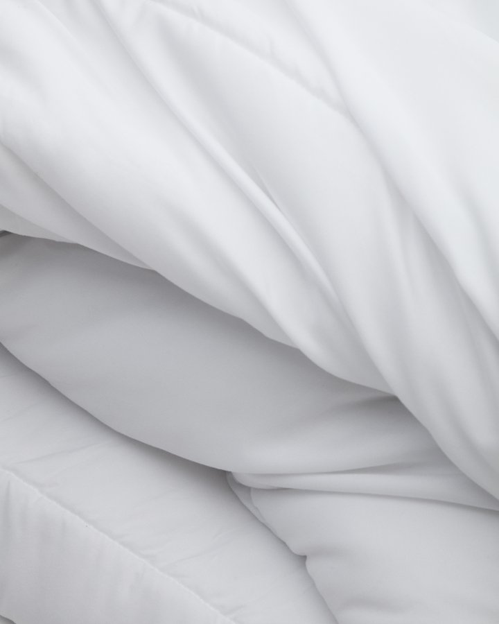 KAVE HOME Mistral dyne - genanvendt polyester stof (til 180 cm seng)