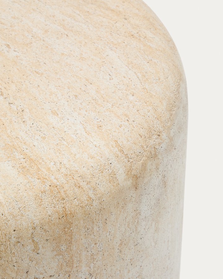 KAVE HOME Drasi sement sidebord med travertin-effekt 60 cm