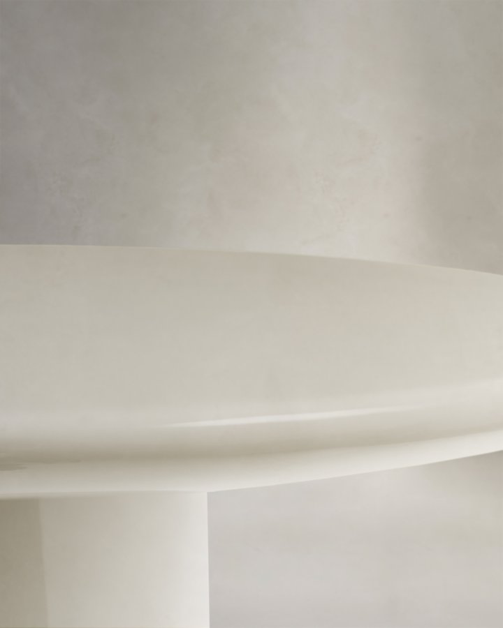 KAVE HOME Albanella salongbord i sement med blank hvit finish 110 cm