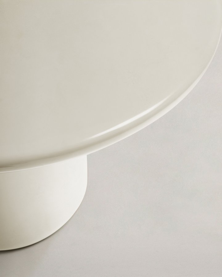 KAVE HOME Albanella salongbord i sement med blank hvit finish 110 cm