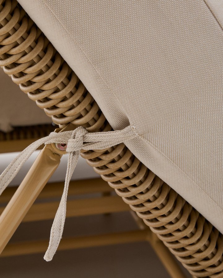 KAVE HOME Meria dobbel solseng i syntetisk rotting med ben i FSC 100 % heltre akasie