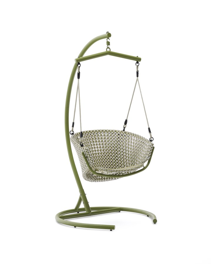 KAVE HOME Saliga grnn hengende lenestol med aluminiumsbase og syntetisk rotting