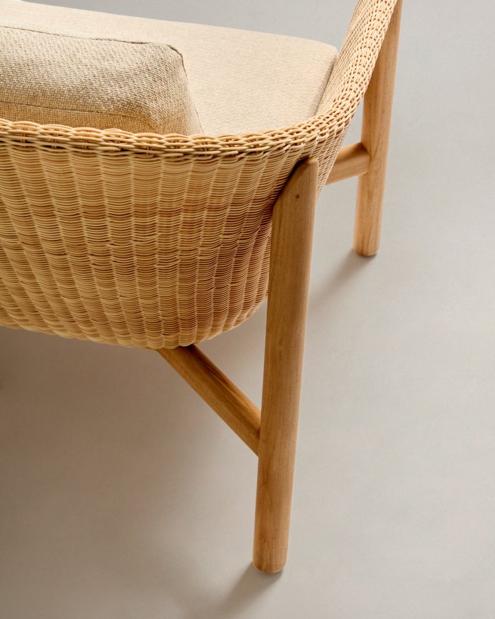 KAVE HOME Galea 3-seters sofa i FSC 100 % heltre teak og syntetisk rotting 223 cm