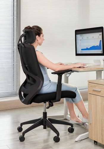 SONGMICS Ergonomisk kontors- och skrivbordsstol med svankstd, svngbar datorstol med justerbart nackstd och armstd, lutningsfunktion och hjdjustering, svart OBN53BK