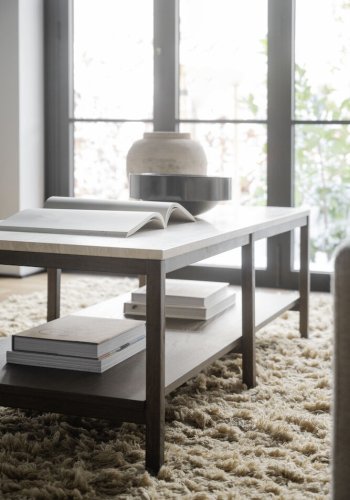 ROWICO Orwel sofabord, m. hylde - beige travertin og brun eg (140x60)