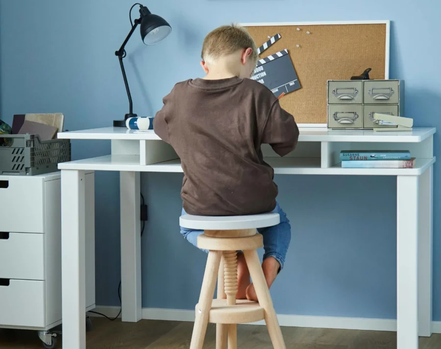 Manis-H Snurrstol med boktr�stomme - Sits: �30 cm H�jd: justerbar fr�n 50-70 cm