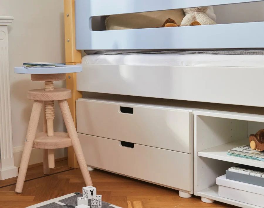 Manis-H Snurrstol med boktr�stomme - Sits: �30 cm H�jd: justerbar fr�n 50-70 cm