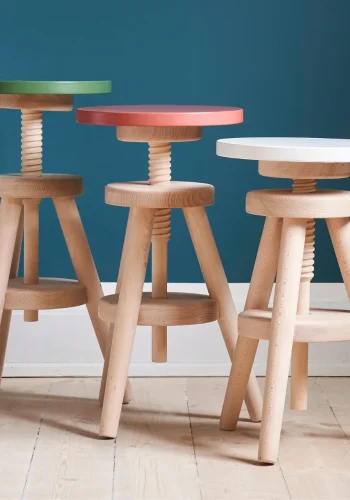 Manis-H Snurrstol med boktr�stomme - Sits: �30 cm H�jd: justerbar fr�n 50-70 cm