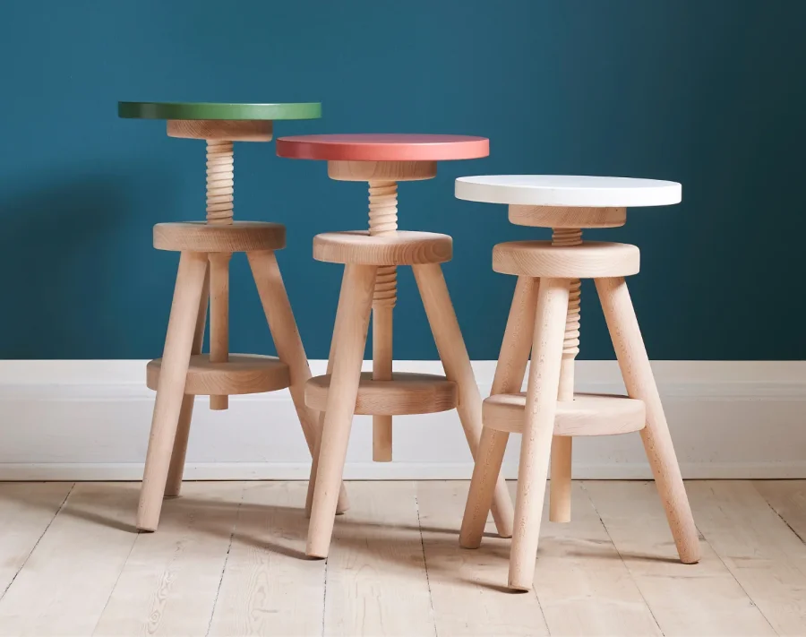 Manis-H Snurrstol med boktr�stomme - Sits: �30 cm H�jd: justerbar fr�n 50-70 cm