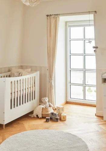 Manis-H�Babyseng�-�Madrasm�l: 60*120 cm Udvendige m�l: 64*124*93 cm