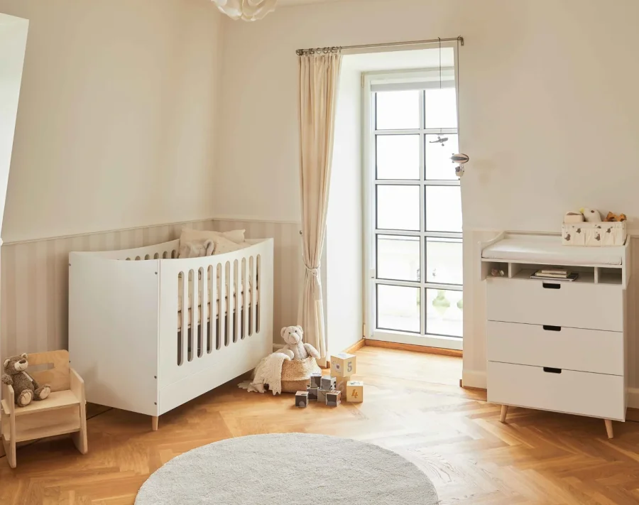 Manis-H�Babyseng�-�Madrasm�l: 60*120 cm Udvendige m�l: 64*124*93 cm