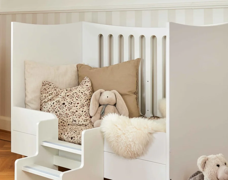 Manis-H�Babyseng�-�Madrasm�l: 60*120 cm Udvendige m�l: 64*124*93 cm