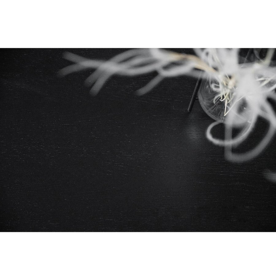 ROWICO Lotta spisebord - svart ask finer og gummitre (140x90)