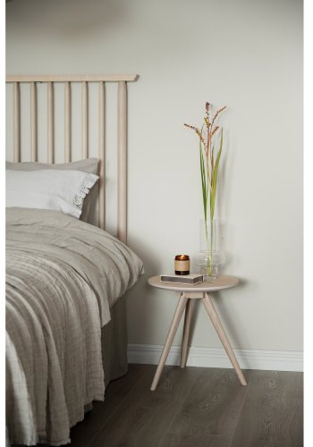 ROWICO Riggins sengegavl - hvitpigmentert eik og metall (B:194)