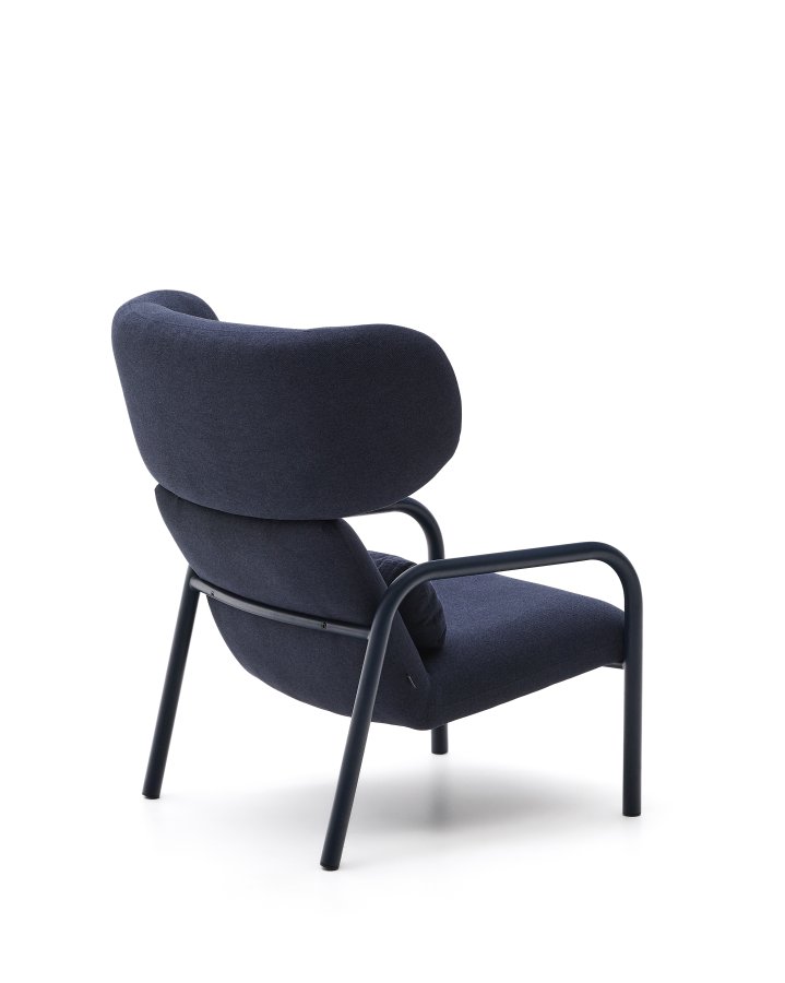 KAVE HOME Inari lenestol i bl med beige lakkert stlfinish FSC Mix Credit