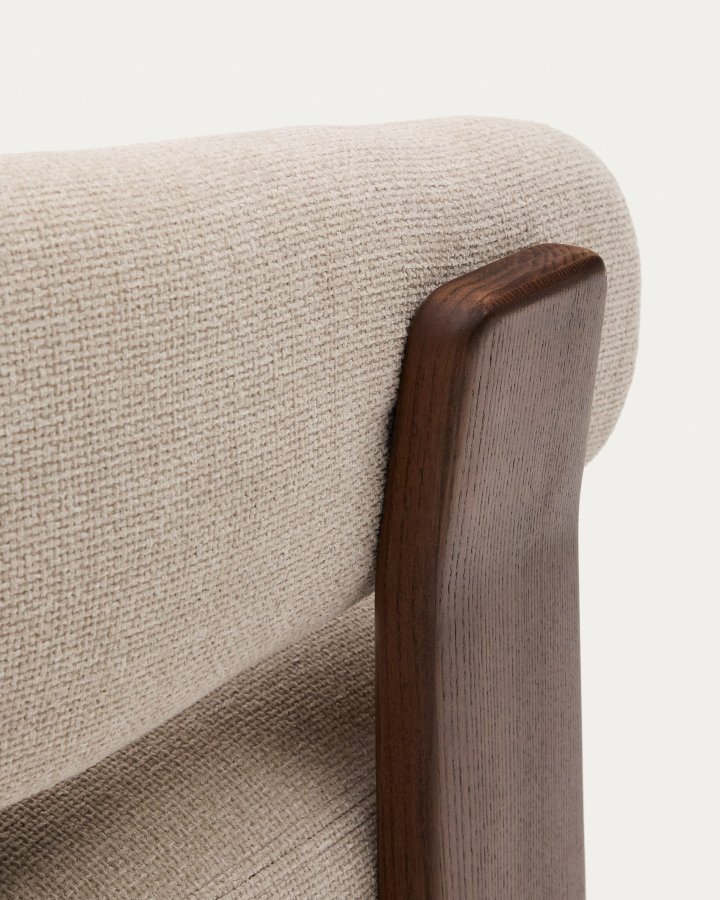 KAVE HOME lenestol i granitt, m. armlener - beige chenille og valntt finish asketre