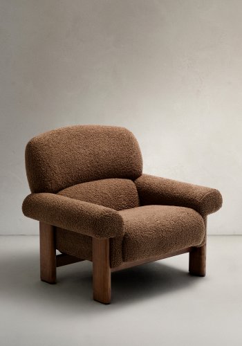 KAVE HOME Nema lenestol i taupe boucl med ben i heltre ask med valnttfinish FSC 100%