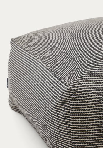 KAVE HOME Famara puff med avtakbart trekk i bomull med marinebl striper 60 x 60 x 40 cm