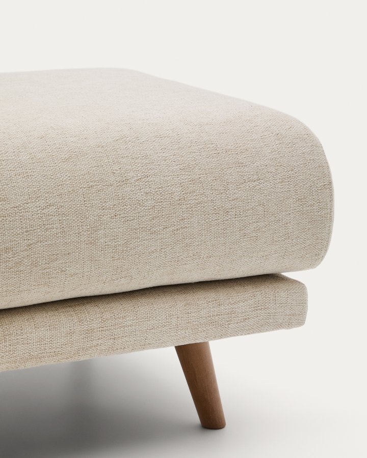 KAVE HOME Karin fotskammel i beige chenille med ben i heltre bk 90 x 70 cm