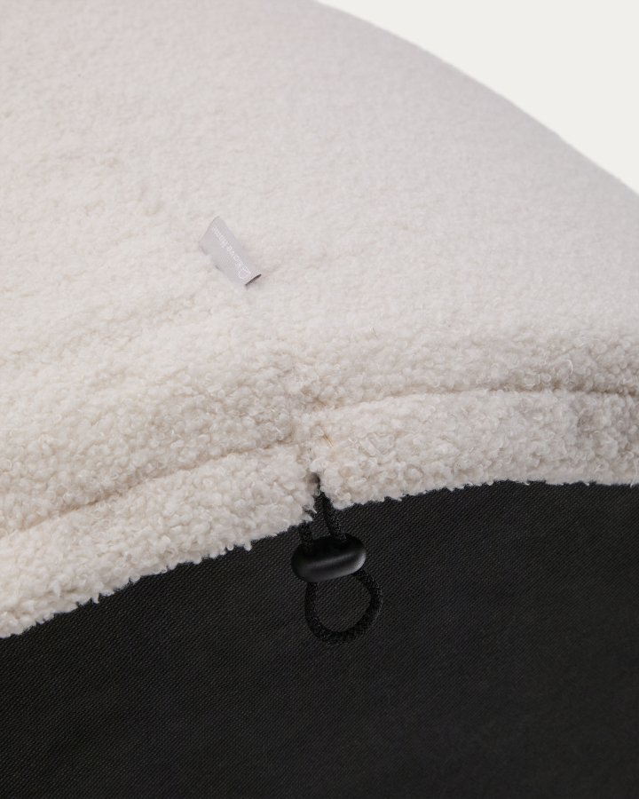 KAVE HOME Kaeli fotskammeltrekk i ecru boucl 90 cm