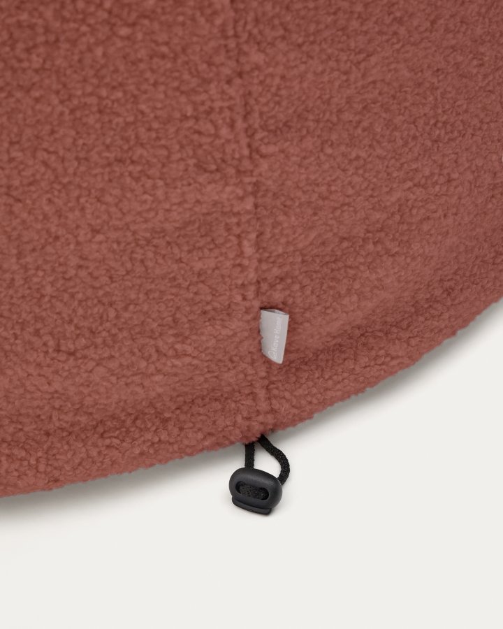KAVE HOME Kaeli fotskammeltrekk i terrakotta boucl 90 cm