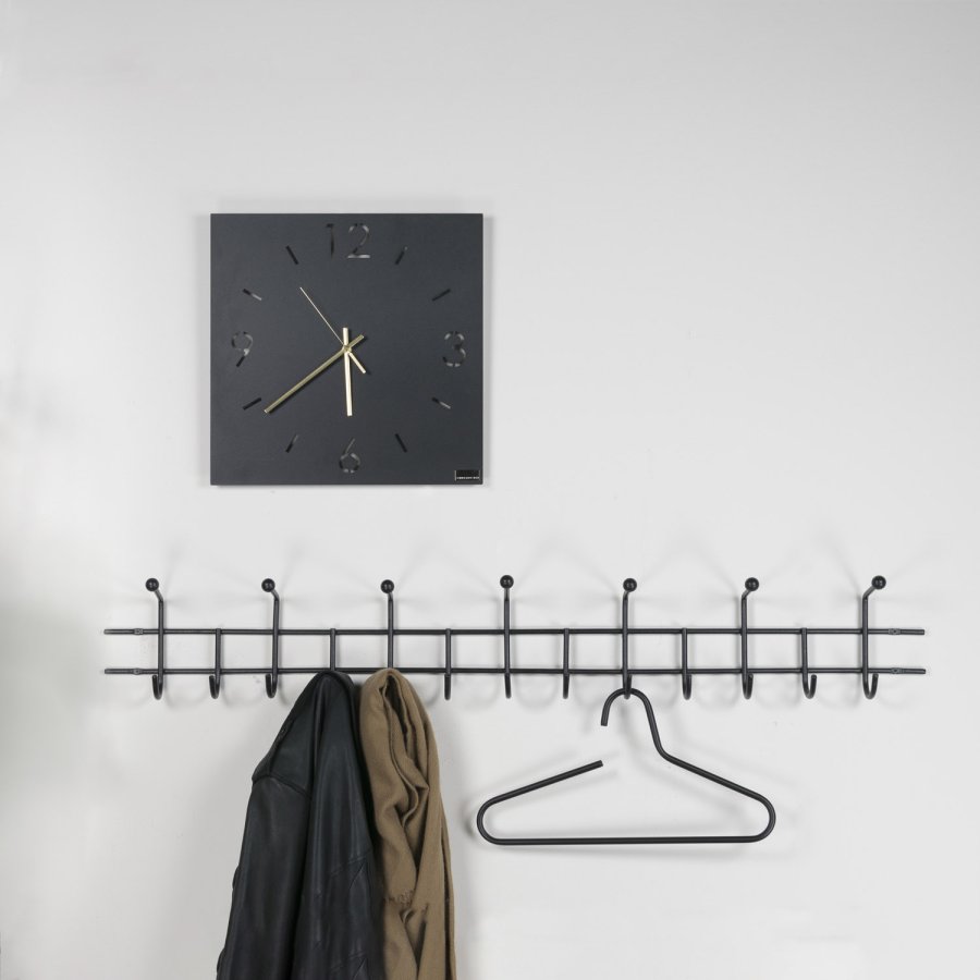 SPINDER DESIGN Barato 5 knaggrekke, m. 20 knagger - svart stl (119x18)