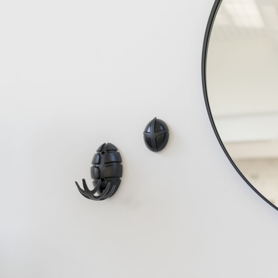 SPINDER DESIGN Bug knaggrekke - sort plast og stl 