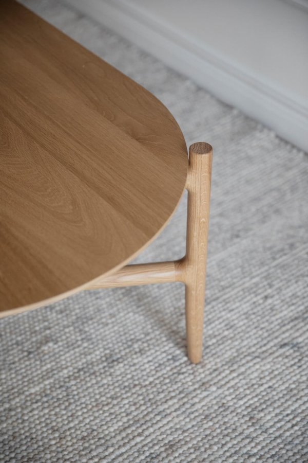 ROWICO Holton Couchtisch, oval - Eichenfurnier natur und Eiche (130x65)