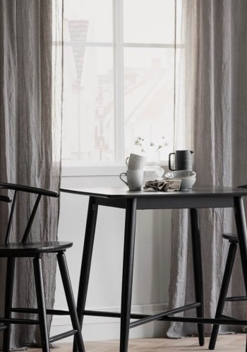 ROWICO Lotta Stehtisch, quadratisch - schwarzes Eschenfurnier und Gummibaumholz (90x90)