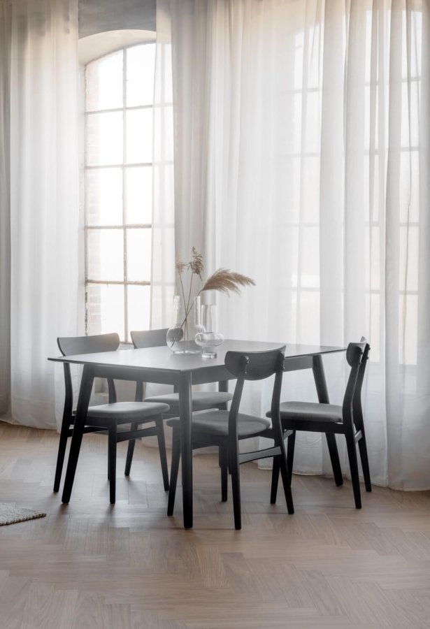 ROWICO Lotta spisebord - svart ask finer og gummitre (140x90)