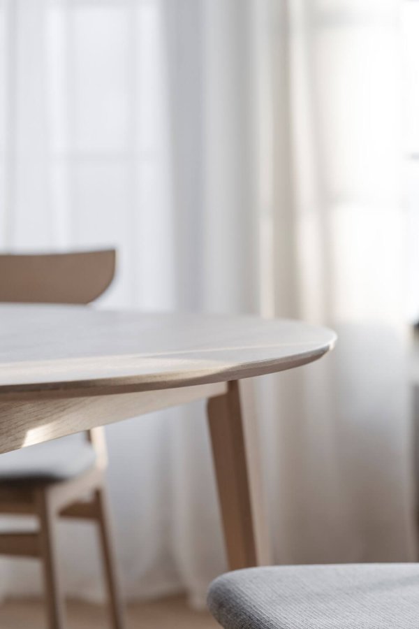 ROWICO Filippa spisebord, inkl. tillgsplade - hvidpigmenteret egetr (120(165)x120)