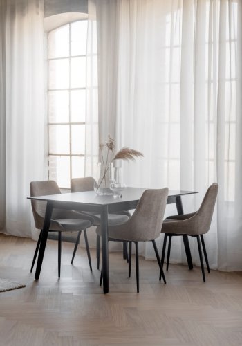 ROWICO Lotta spisebord - svart ask finer og gummitre (140x90)