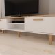 KOCOT Denver TV-Tisch, mit 2 Türen und 1 Regal - weiße und natürliche Hickory-Spanplatte (160 x 47,2)