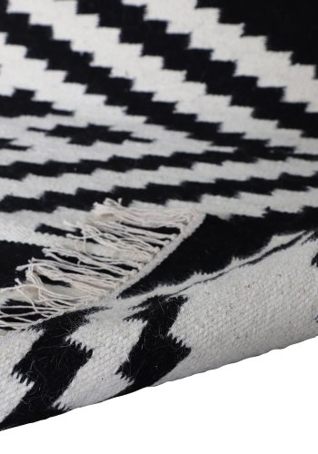 VENTURE DESIGN Indari teppe - hvit og svart ull og bomull (170x240) 
