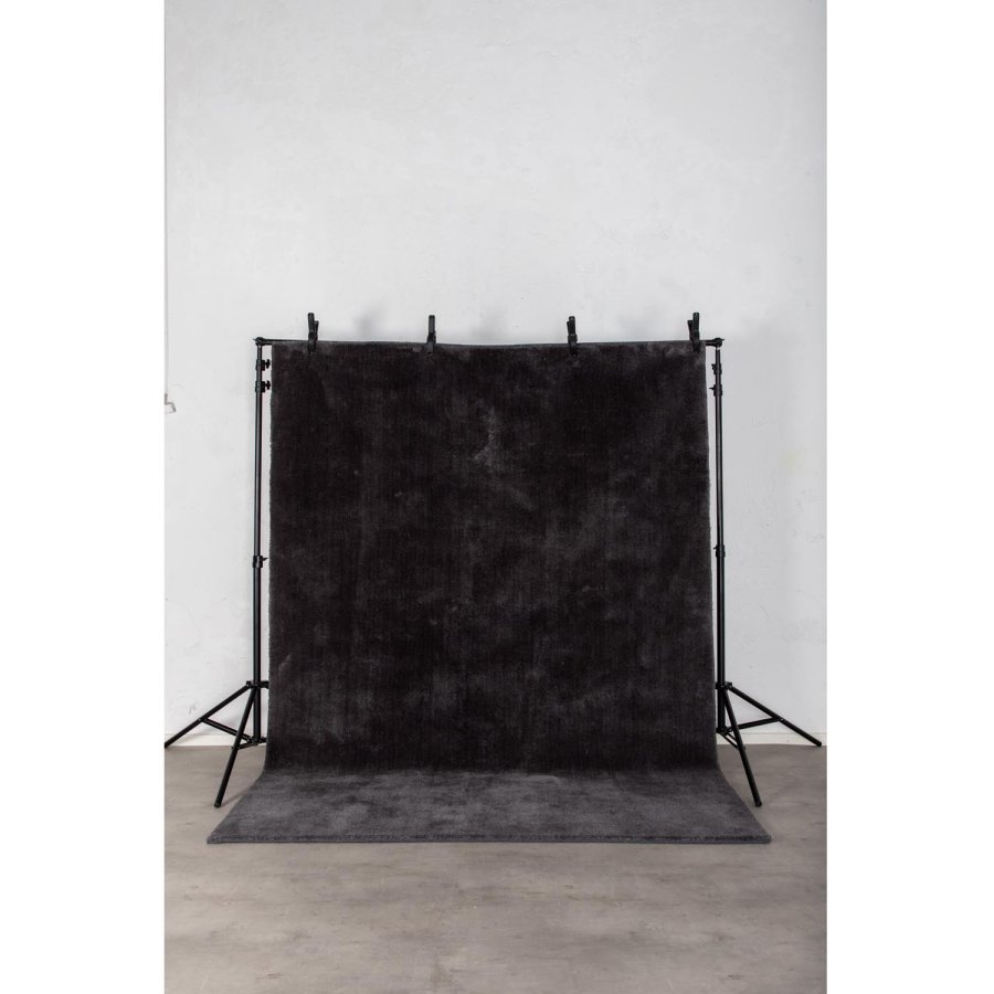 VENTURE DESIGN Undra teppe - mrkegr viskose (250x350) 