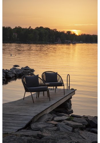 VENTURE DESIGN Lindos loungestol, med pute - svart polyestertau, aluminium og stl