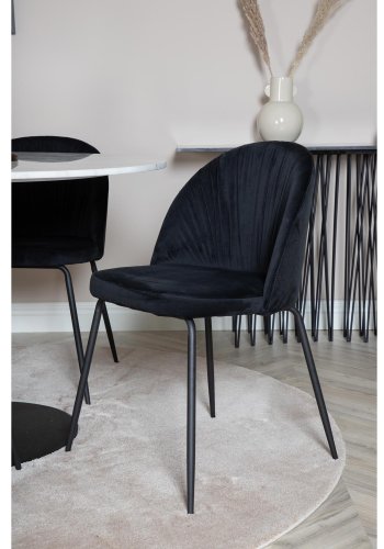 VENTURE DESIGN Estelle Esstisch-Set, mit 4 St&uuml;hlen &ndash; wei&szlig;er Marmor/schwarzes Metall und schwarzer Stoff/schwarzes Metall