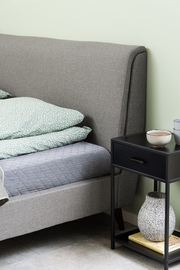 ACT NORDIC Seaford natbord, m. 1 hylde og 1 skuffe - sort melaminask og metal (42x35)