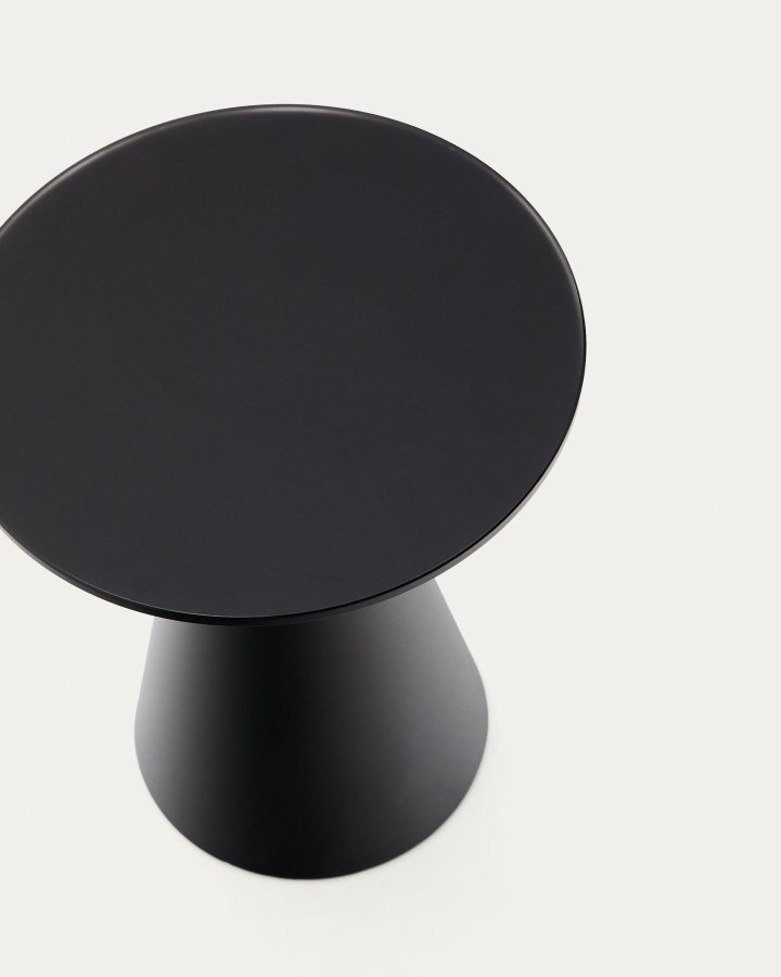 KAVE HOME Wilshire sidebord med frostet herdet glass og stl med matt svart lakkert finish.