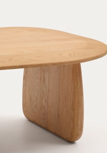 KAVE HOME Pirita sidebord laget av massiv eik i naturlig finish, 70,6 x 70 cm FSC 100%.