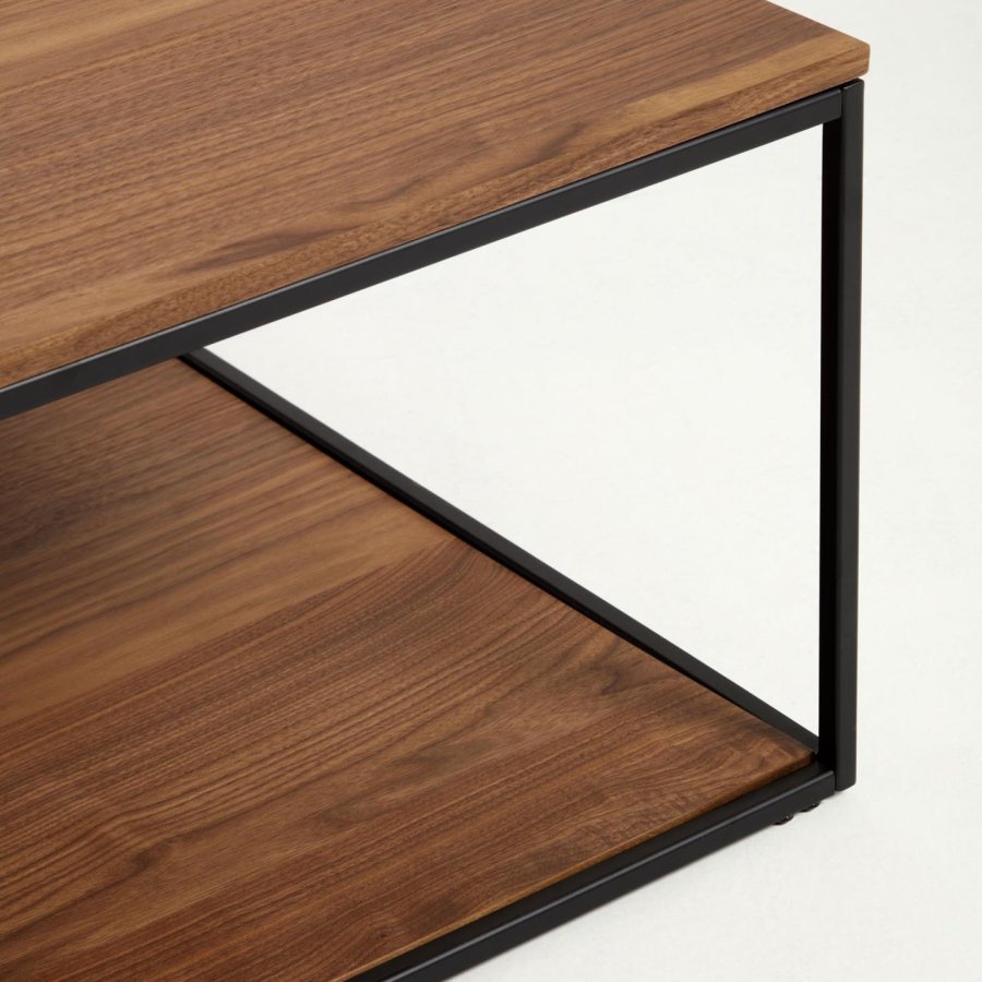 KAVE HOME Yoana sofabord, m. 1 nederste hylle - brun valnttfinish og svart jern (80x80)