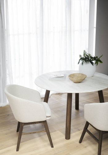 ROWICO Taransay spisebord, rundt - beige travertin og brun eik (125)