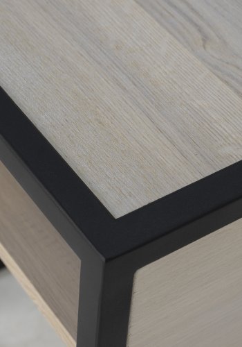 SPINDER DESIGN Diva One-Nightstand nattbord, m. 1 hylle - oljet eik og sort stl (40x40)