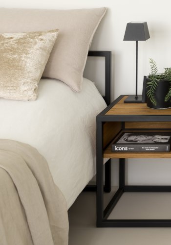 SPINDER DESIGN Diva One-Nightstand nattbord, m. 1 hylle - naturlig eik og sort stl (40x40)