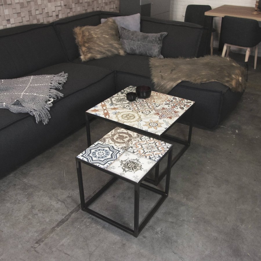 SPINDER DESIGN kvadratisk Ibiza Blacksmith hjrnebord - multifarvet keramik og stl (40x40) 