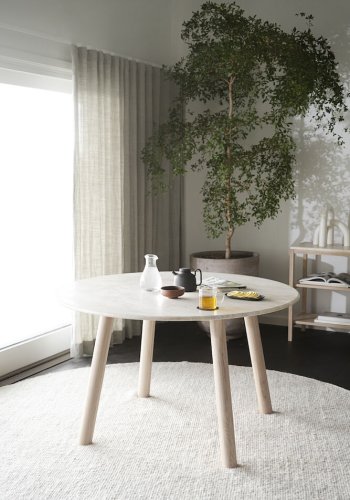 ROWICO Taransay spisebord, rundt - beige travertin og hvitkalket eik (125)