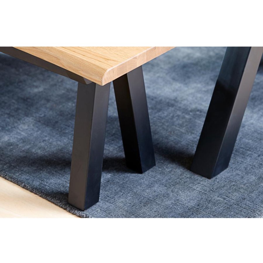 Velvet bnk, m. blget kant - natur vild eg og sort metal (180x34)