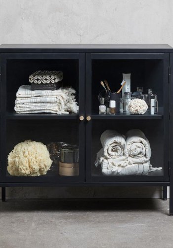 Skjenk i plysj, m. 2 drer og 1 hylle - glass og sort metall